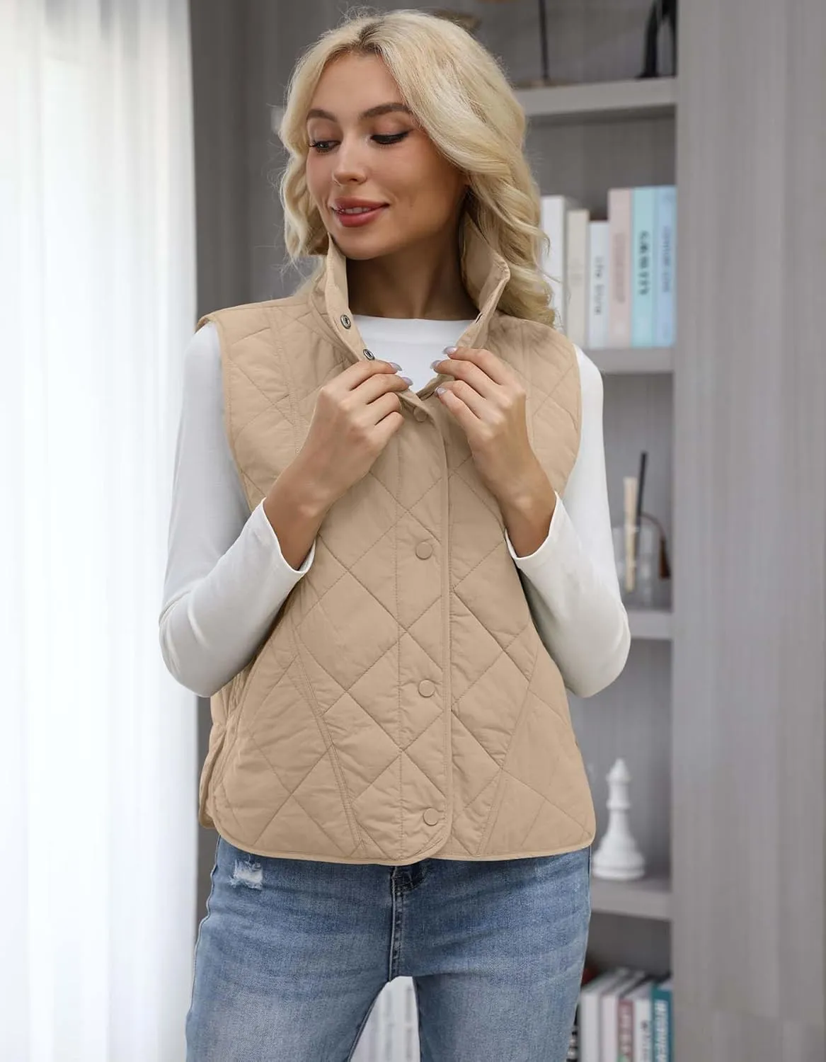 Womens Quilted Vest Lightweight Sleevesless Stand Collar Button Down Padded Gilet Fall Outerwear Vests with Pockets