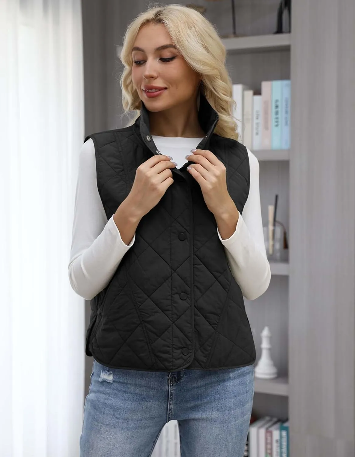 Womens Quilted Vest Lightweight Sleevesless Stand Collar Button Down Padded Gilet Fall Outerwear Vests with Pockets